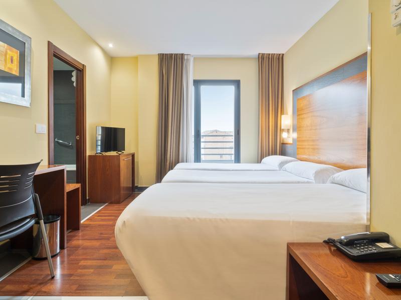 Habitación Triple Hotel FG Logroño Logroño Habitación Triple Hotel FG Logroño Logroño